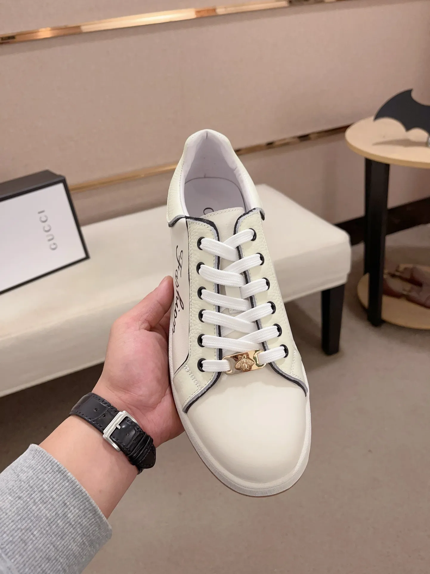 Men's shoes💰 440💰🇮🇹🇮🇹GUCCI(Gucci)🔍🔍new style Available simultaneously at counters, upper 🇮🇹 Italian imported cowhide, fully imported genuine leather lining 💪💪, completely 1⃣️ to 1⃣️ replica 🇮🇹💪💪, ⚠ sole : The original sole is specially provided by the original factory. The exclusive movable molded sole is super comfortable. ⚠Original factory goods, 🔍🔍high quality, you can enter and leave the counter at will, welcome to compare⚠. Code number:38-44